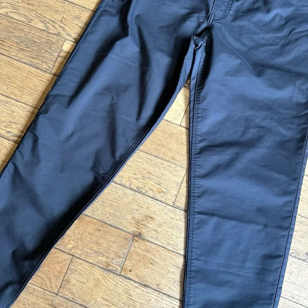New Levi's Women's 29x30 Black High Waisted Mom Jean Tapered‎ Leg